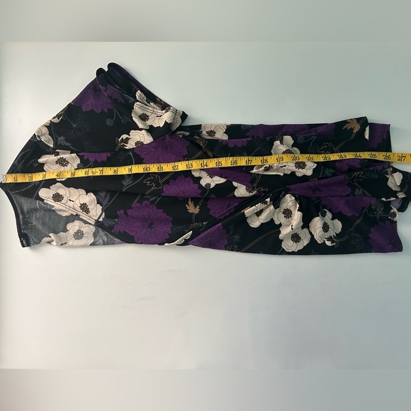 Floral Faux Wrap Top - Picture 5 of 6